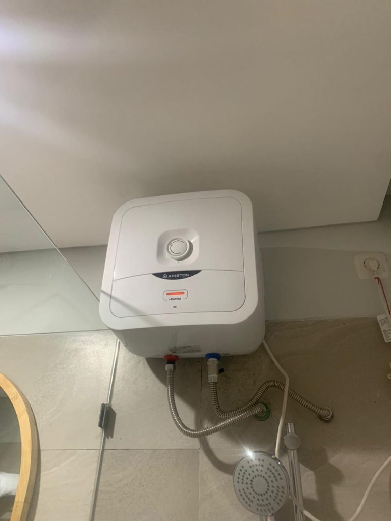 Service water heater ariston